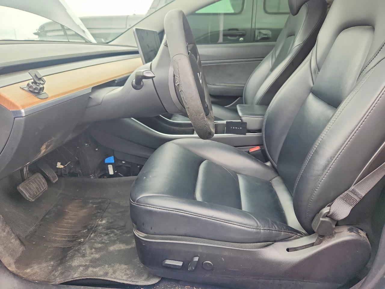 2020 Tesla Model 3 - Image 7