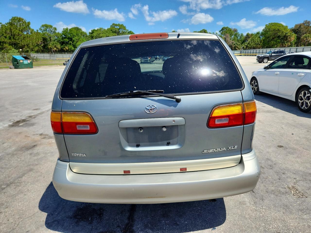 1999 Toyota Sienna Xle - Image 6