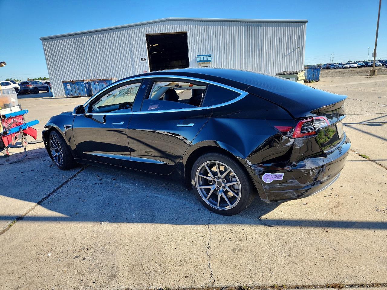2019 Tesla Model 3 - Image 2