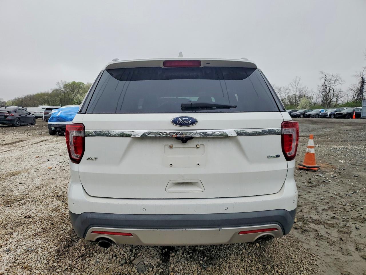 2017 Ford Explorer Xlt - Image 6