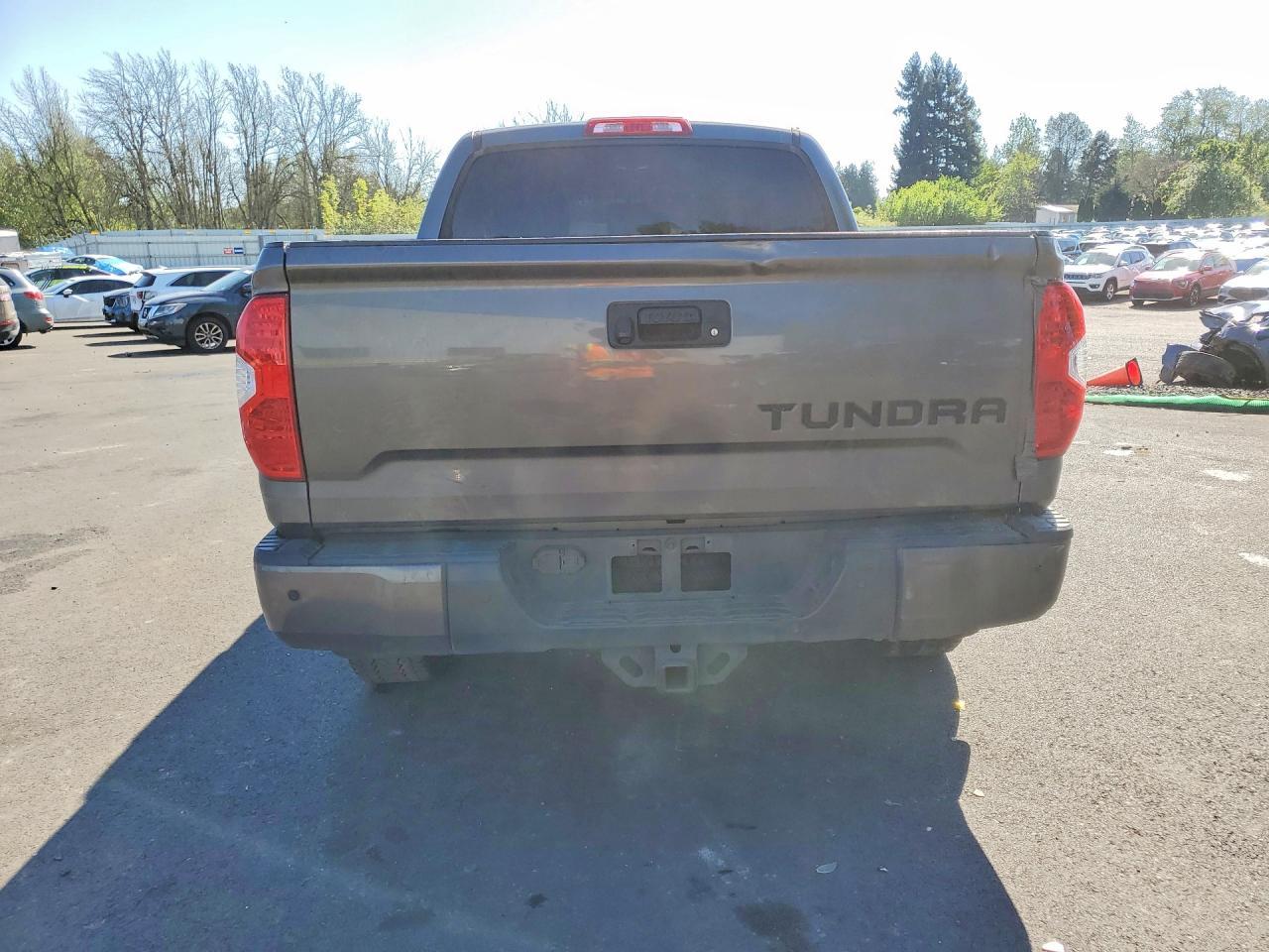 2017 Toyota Tundra Crewmax Limited - Фото 6