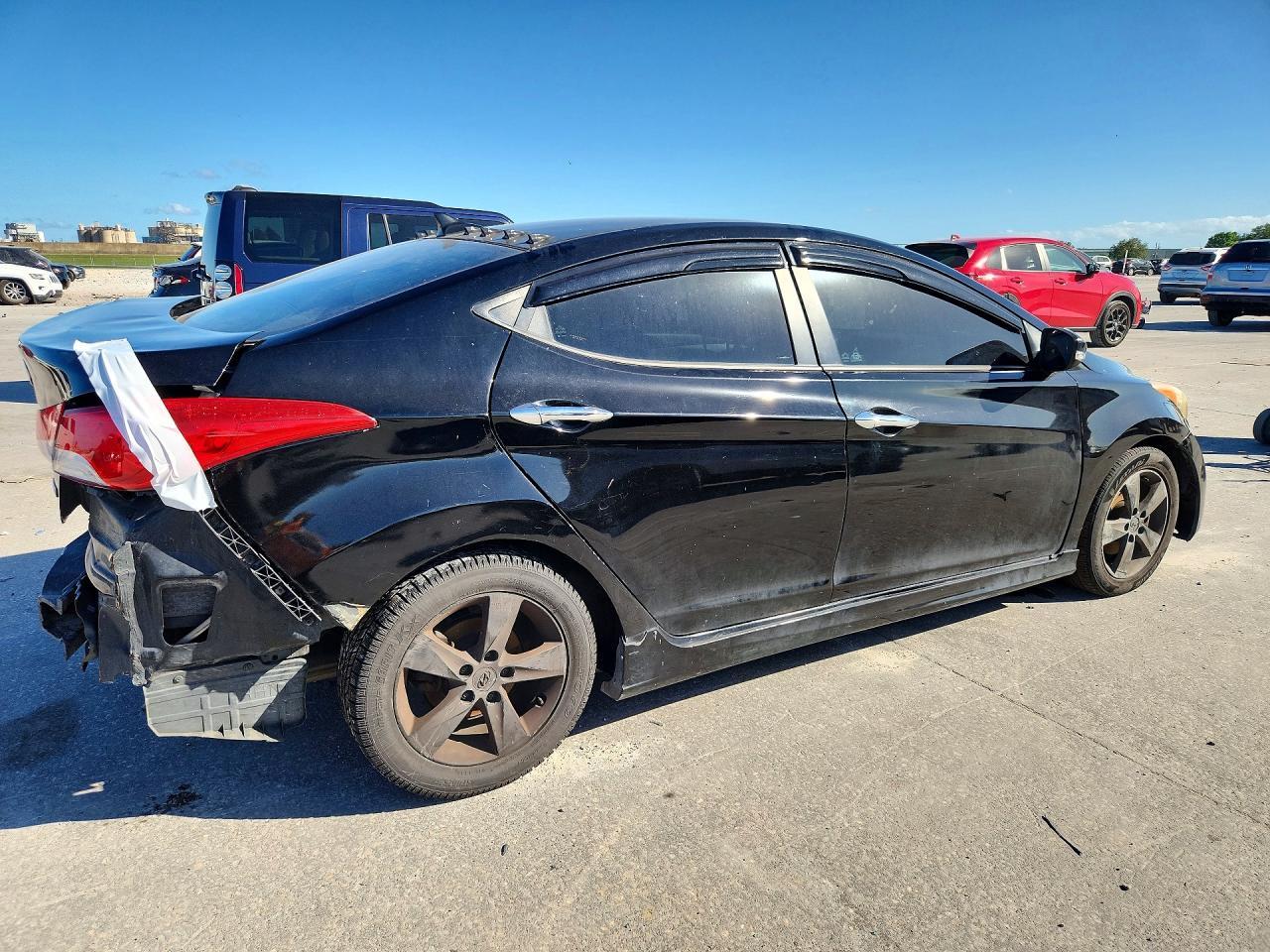 2013 Hyundai Elantra - Фото 3