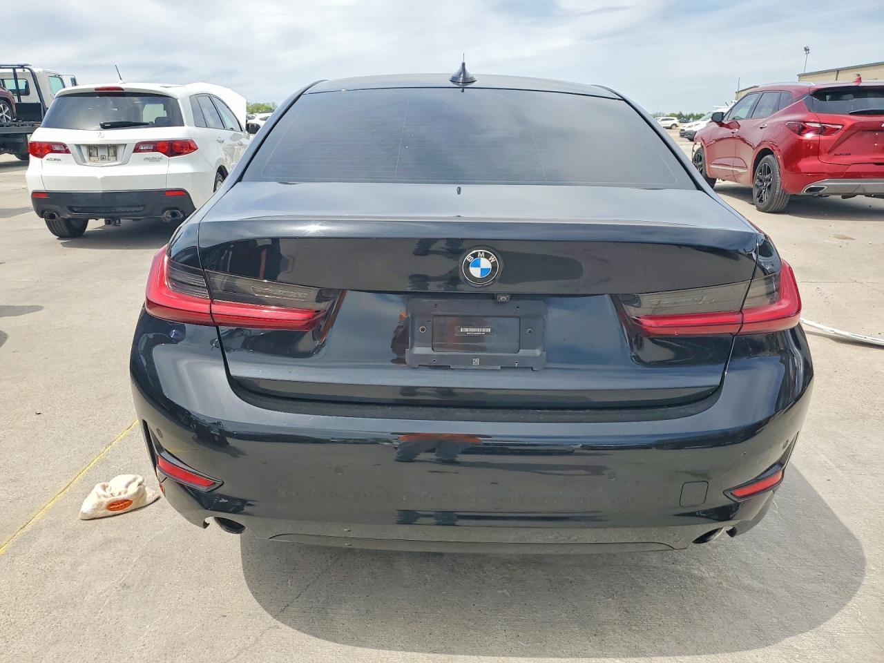 2022 BMW 330I - Фото 6