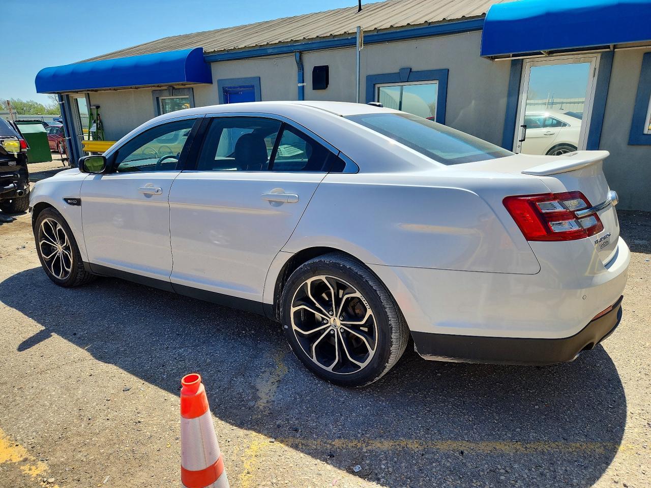 2019 Ford Taurus Sho - Фото 2