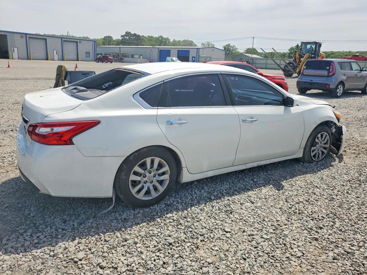 2016 Nissan Altima 2.5 S - Image 3