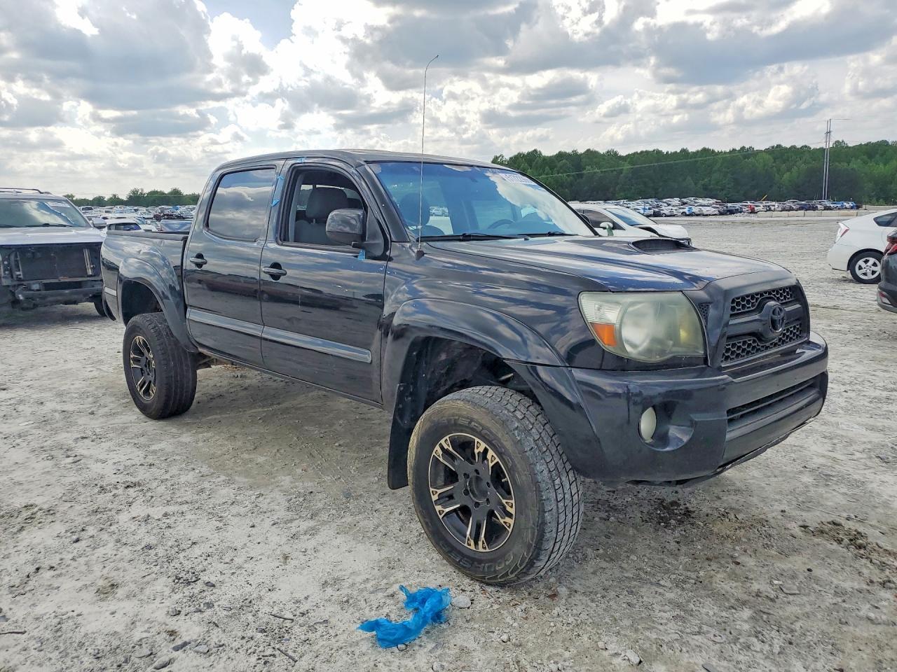 2011 Toyota Tacoma Double Cab - Image 4