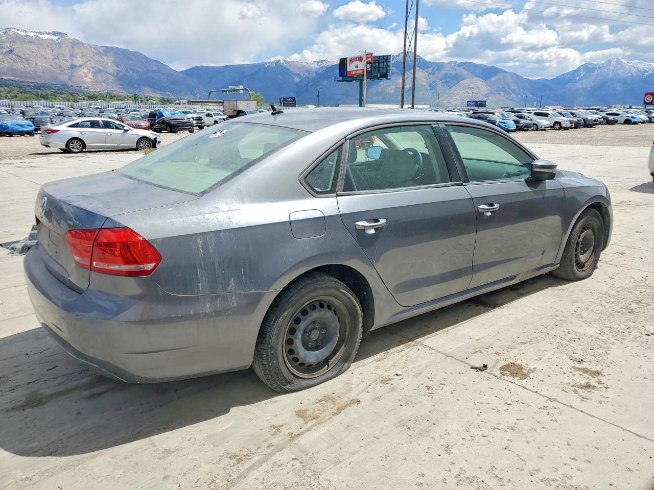 2014 Volkswagen Passat S - Image 3