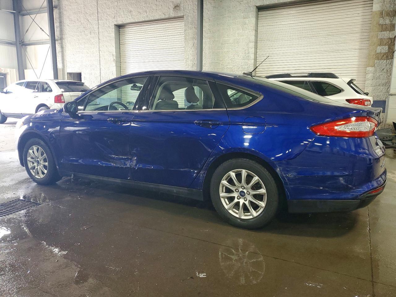 2015 Ford Fusion S - Фото 2