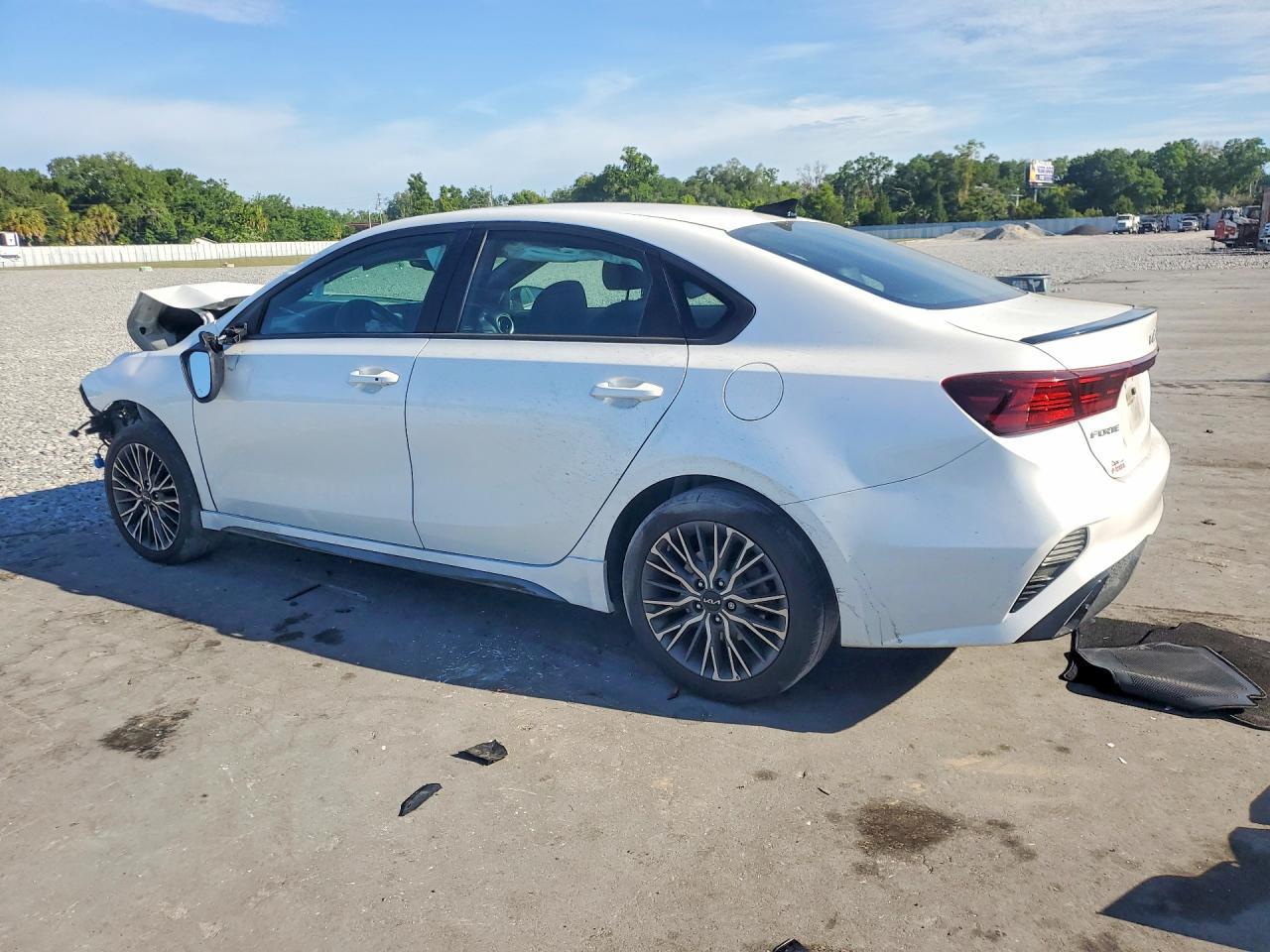 2023 Kia Forte Gt Line - Image 2