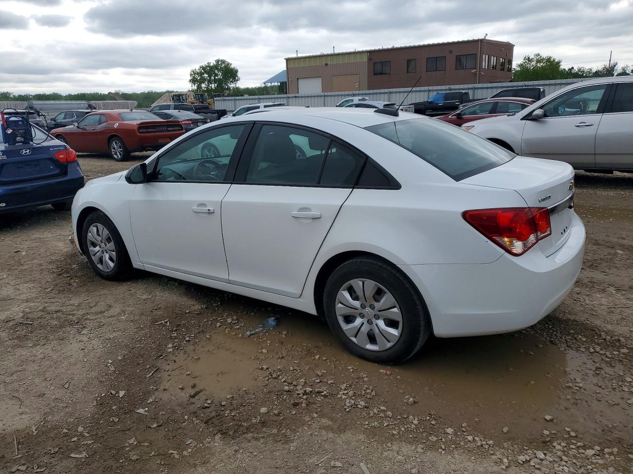 2015 Chevrolet Cruze Ls - Фото 2