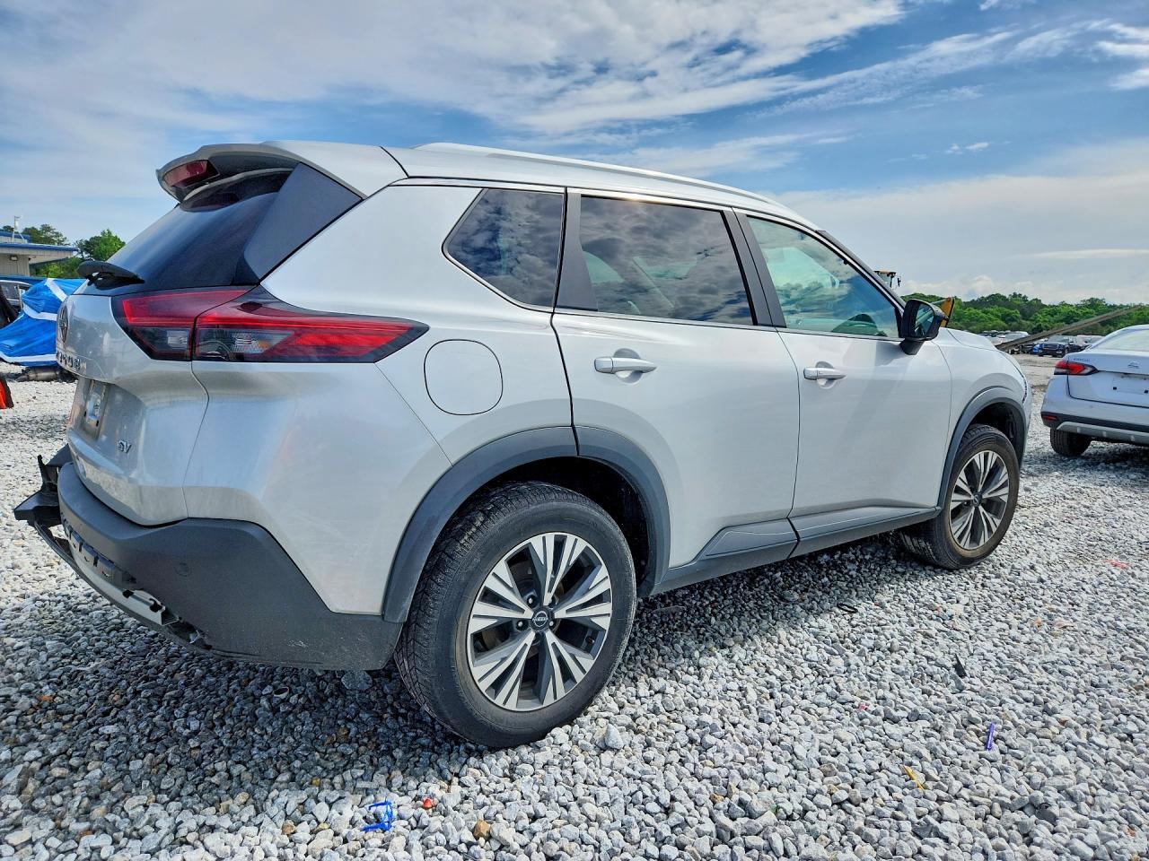 2023 Nissan Rogue Sv - Фото 3