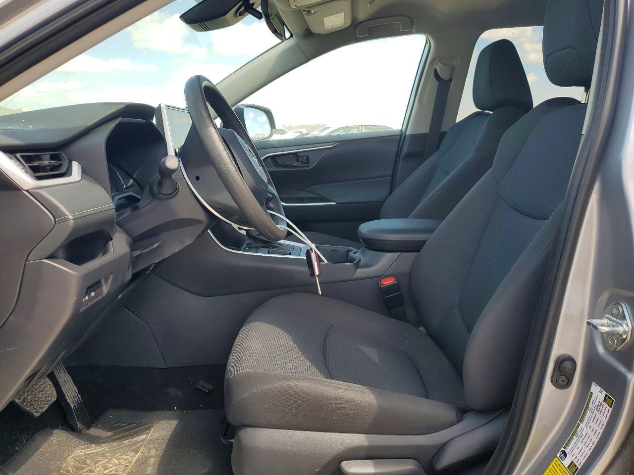 2025 Toyota Rav4 Le - Фото 7