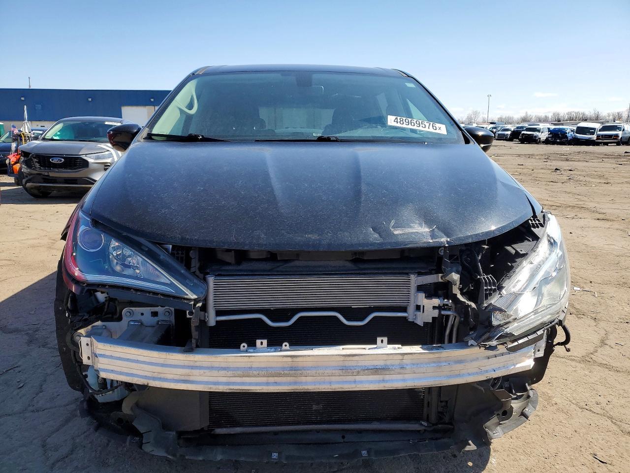 2020 Chrysler Pacifica Touring - Фото 5