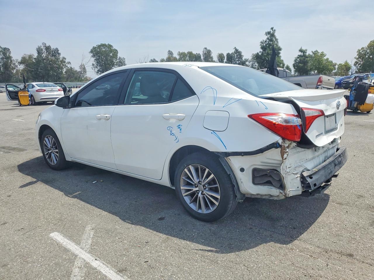 2015 Toyota Corolla Le Plus - Фото 2