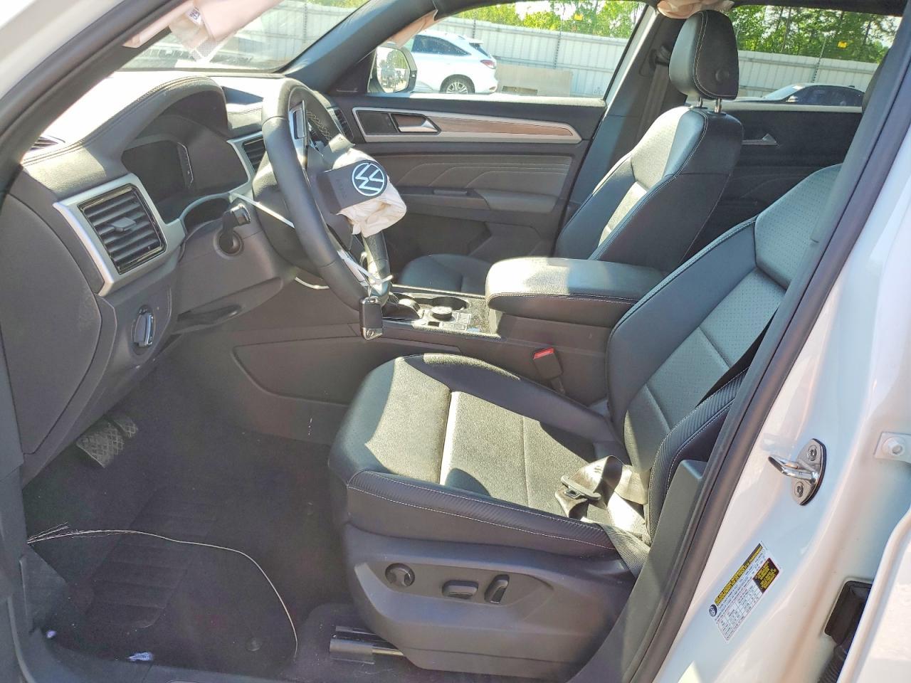 2023 Volkswagen Atlas Cross Sport Se - Image 7