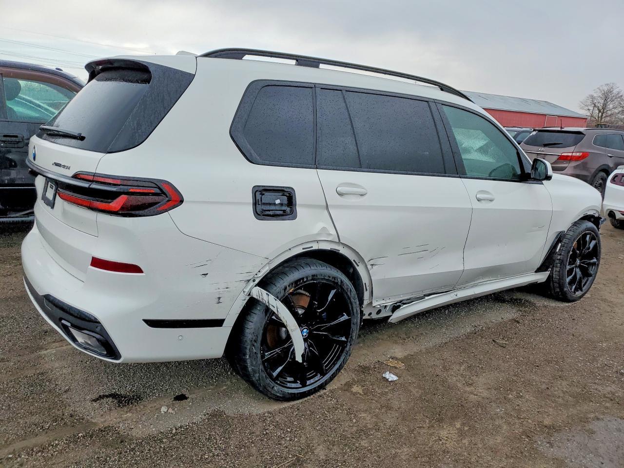 2025 BMW X7 xDrive40I - Image 3