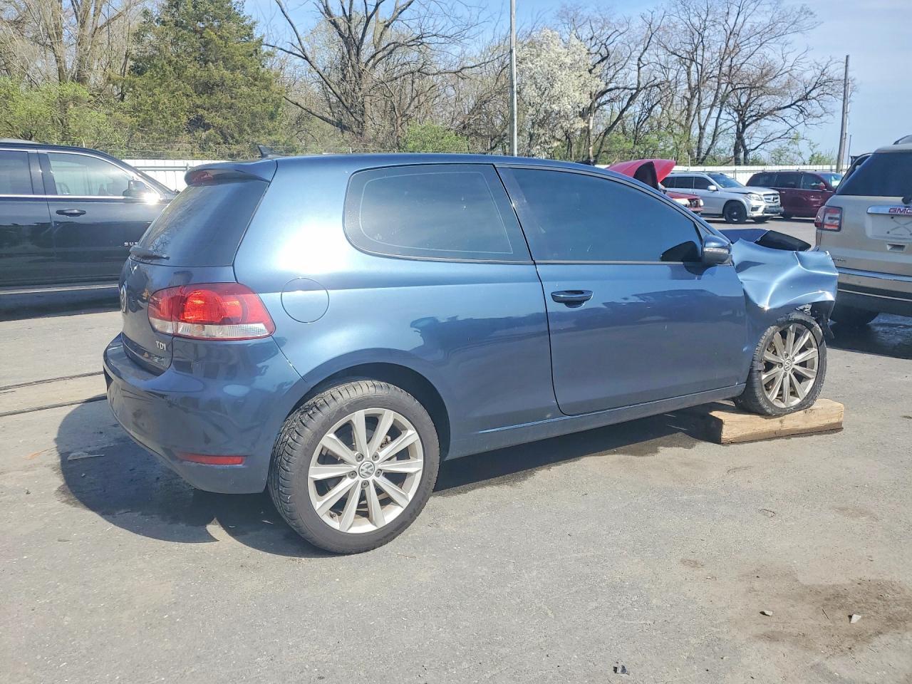 2012 Volkswagen Golf - Image 3