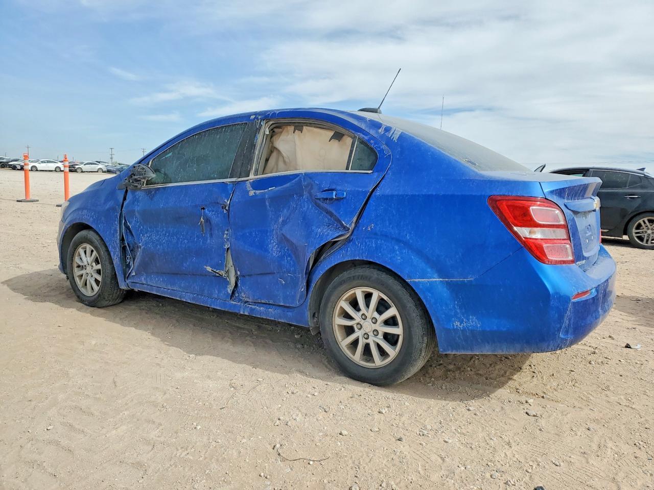 2019 Chevrolet Sonic Lt - Фото 2