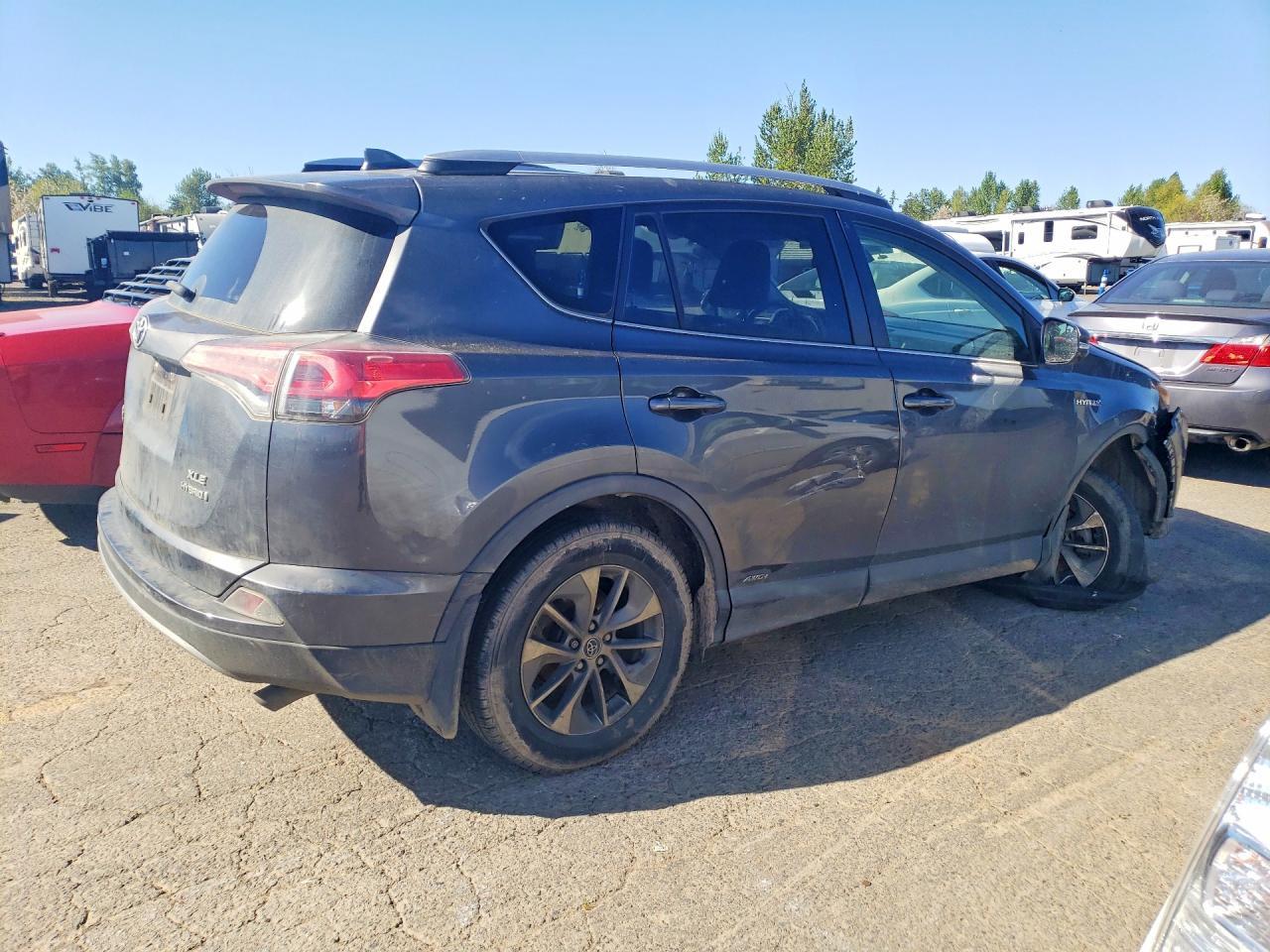 2018 Toyota Rav4 Hybrid Xle - Image 3