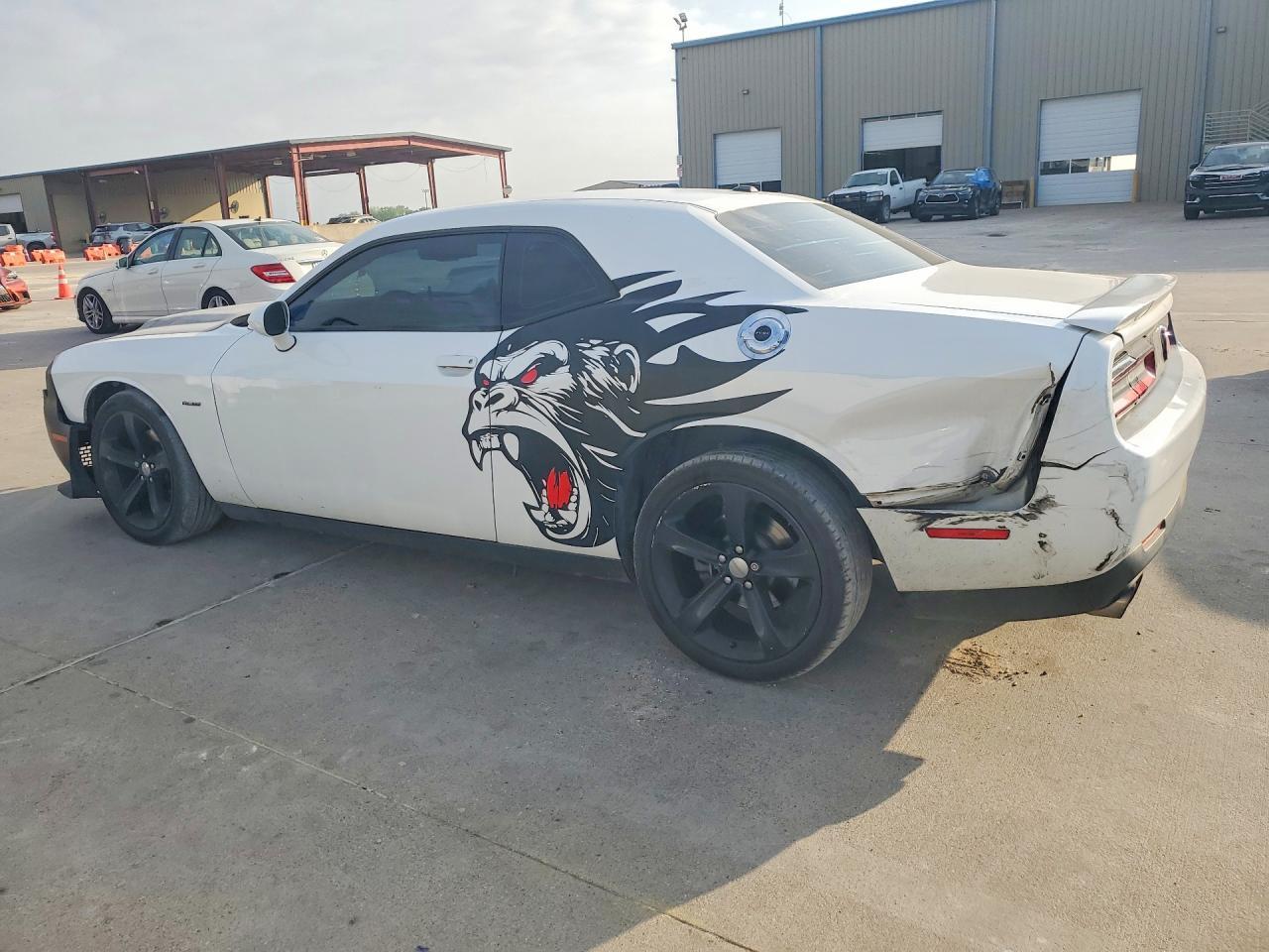 2016 Dodge Challenger R - Image 2