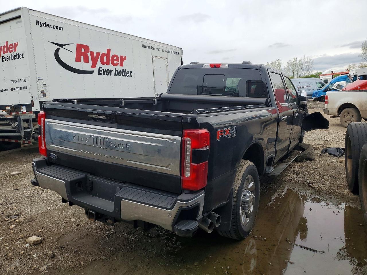 2024 Ford F350 Super Duty - Фото 3