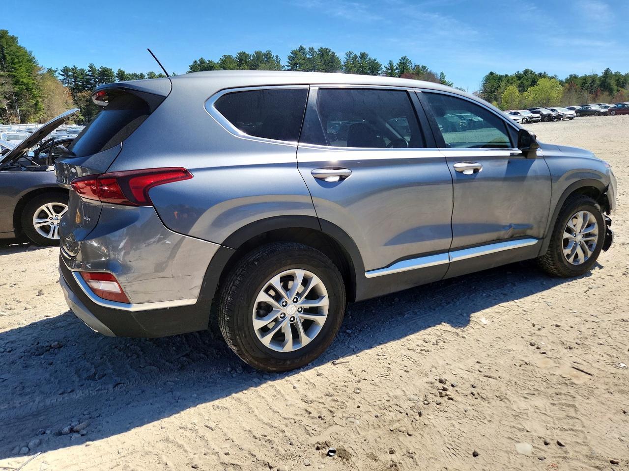 2019 Hyundai Santa Fe Se - Image 3