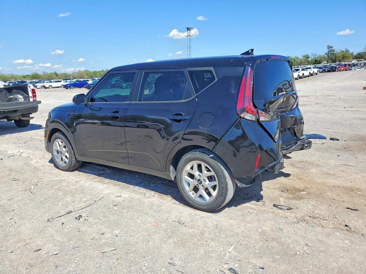 2023 Kia Soul Lx - Image 2