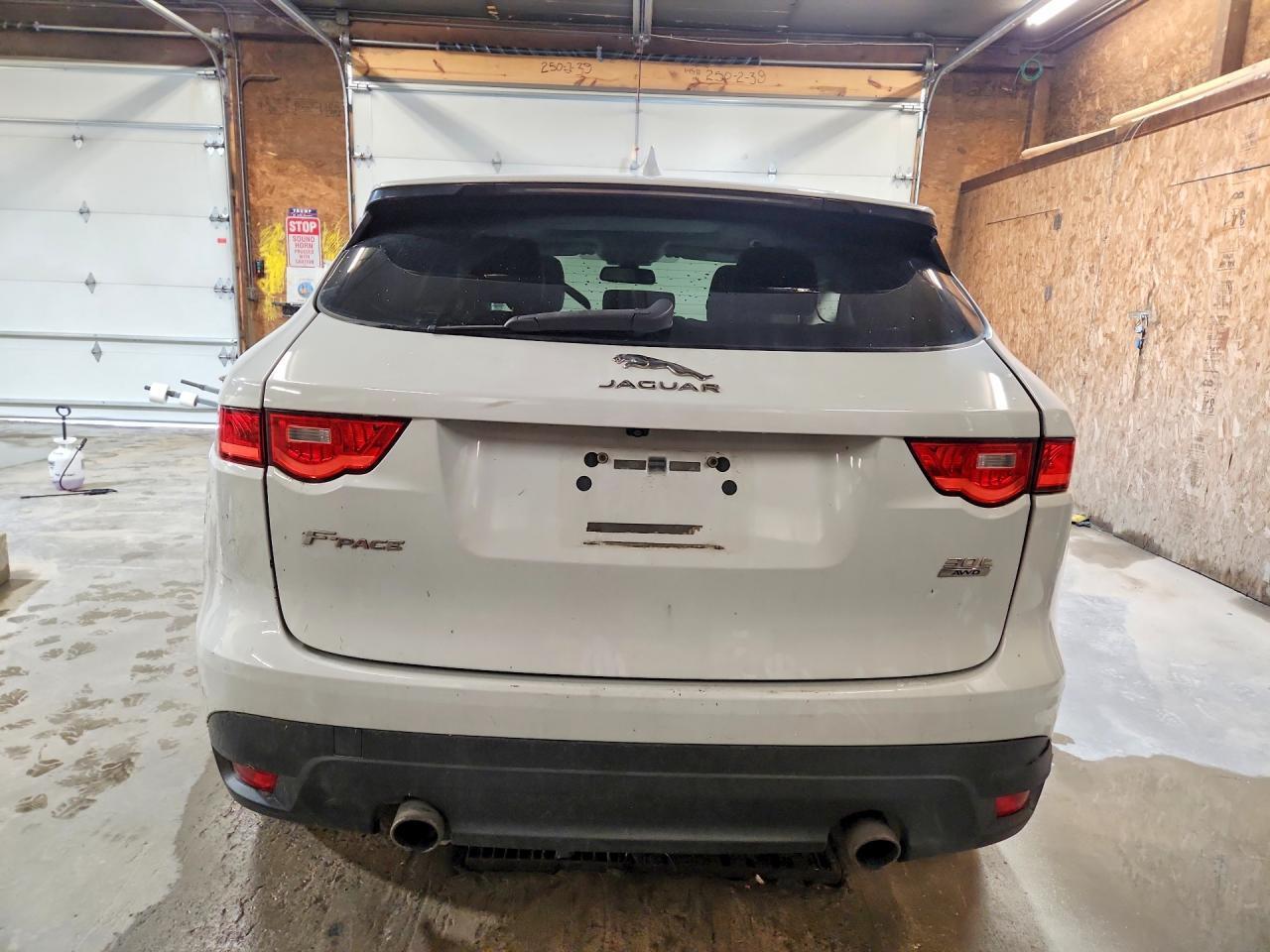 2018 Jaguar F-Pace Premium - Image 6