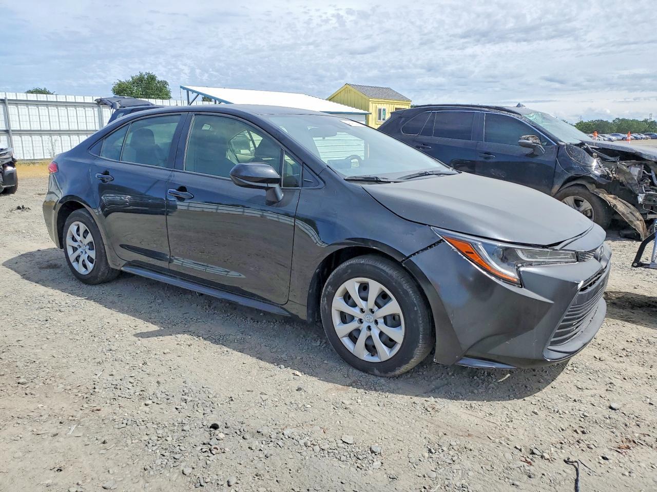 2021 Toyota Corolla Le - Image 4