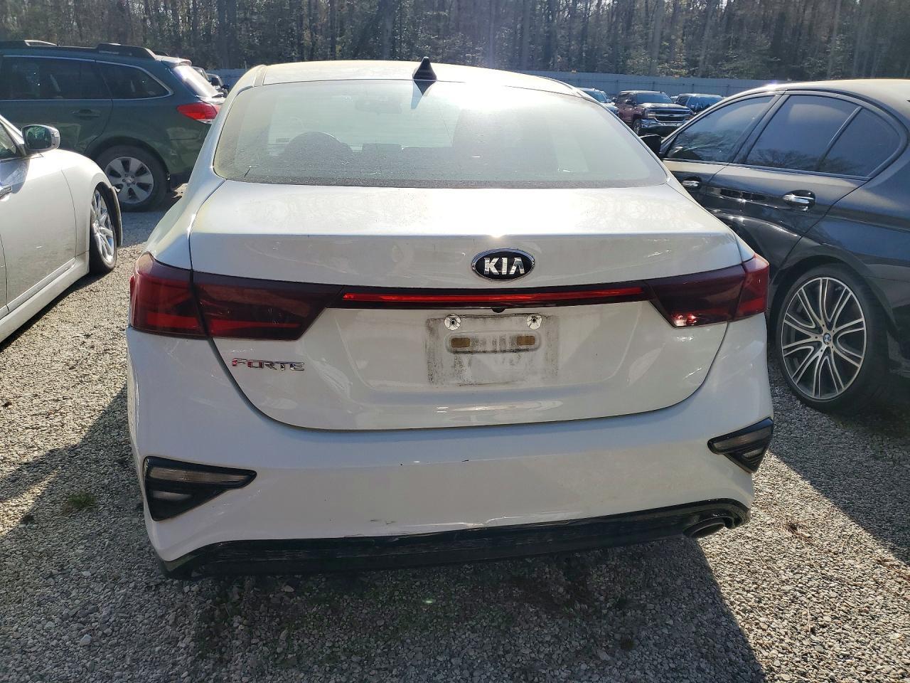 2019 Kia Forte Lxs - Image 6
