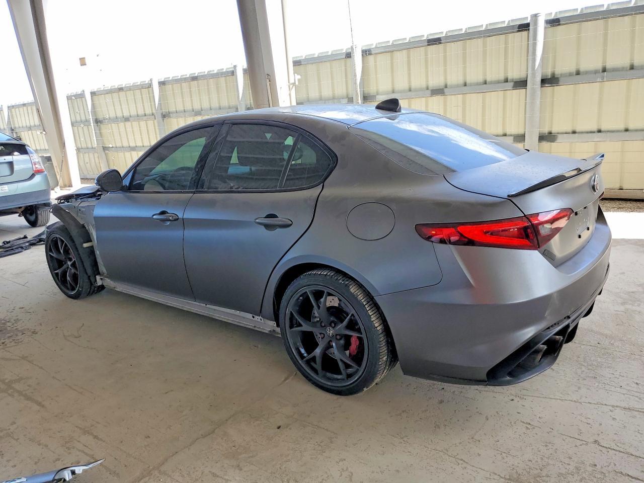 2019 Alfa Romeo Giulia Quadrifoglio - Image 2