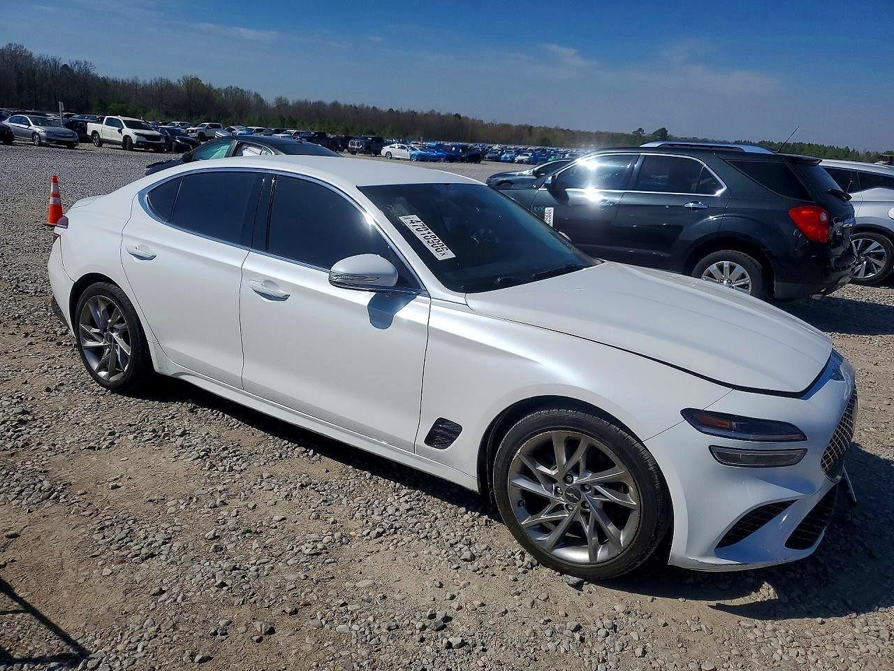 2022 Genesis G70 2.0T - Фото 4