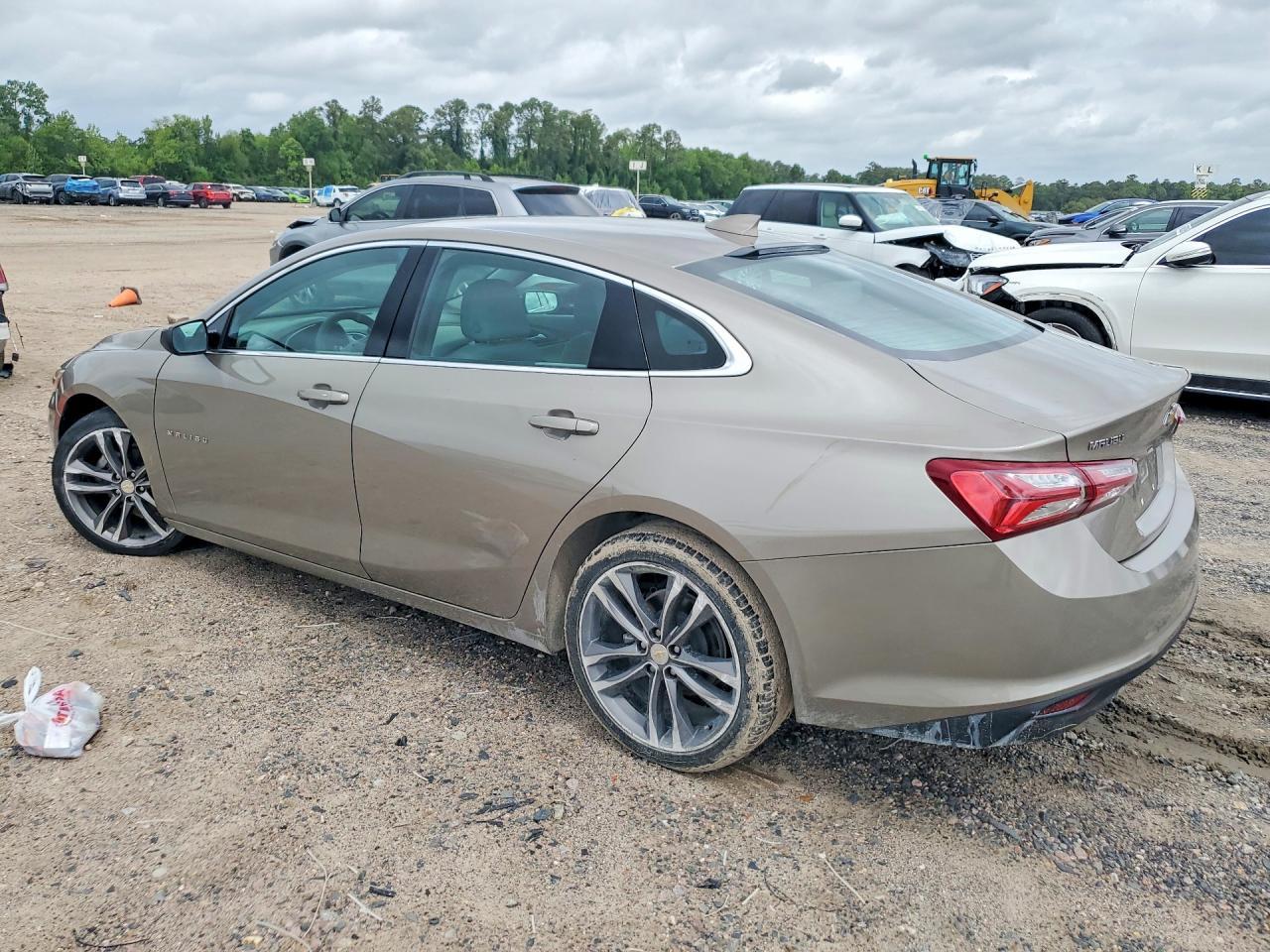 2022 Chevrolet Malibu Lt - Фото 2