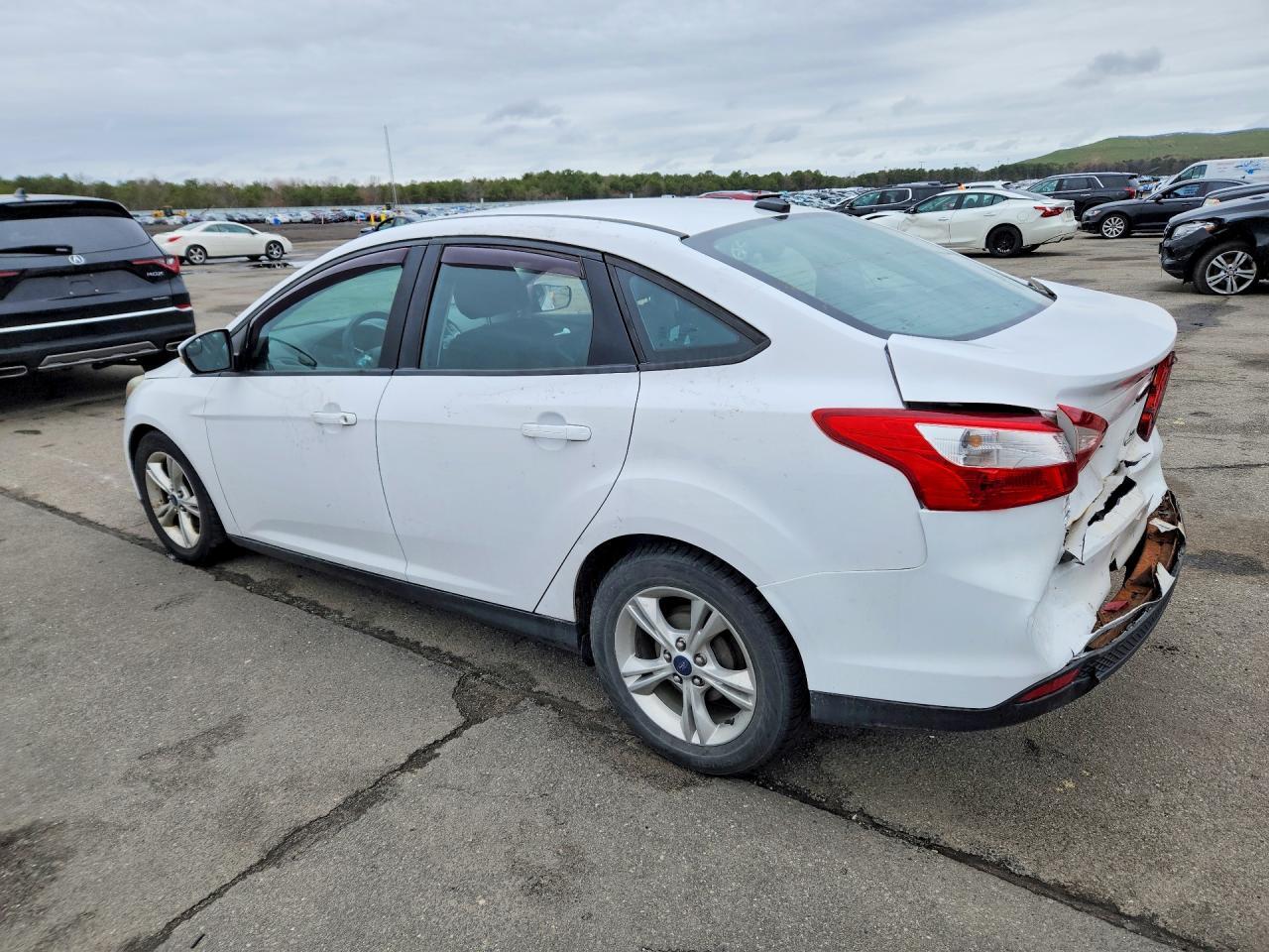 2014 Ford Focus Se - Image 2