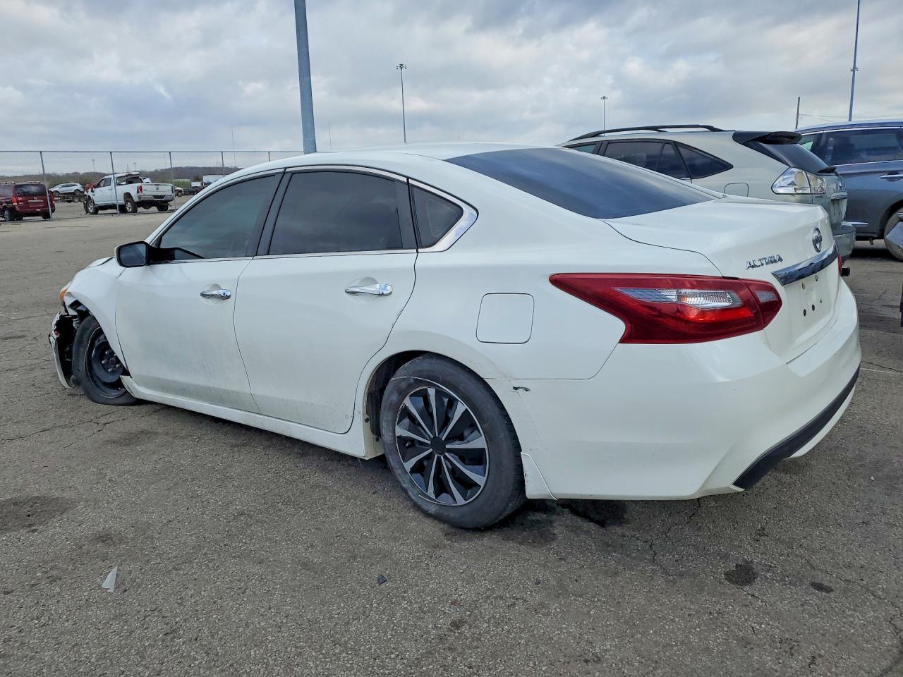 2018 Nissan Altima 2.5 S - Фото 2