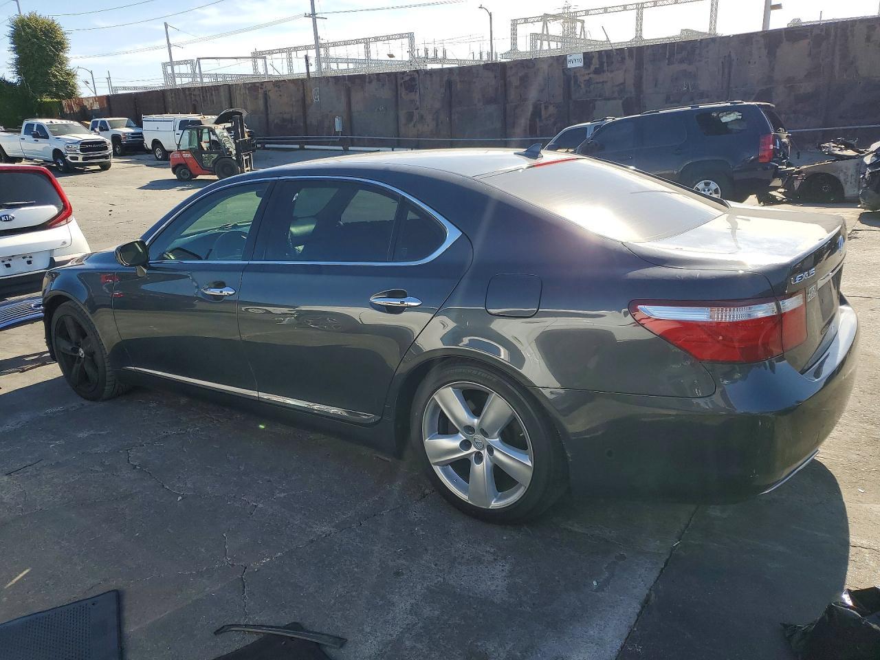 2009 Lexus Ls 460L - Image 2