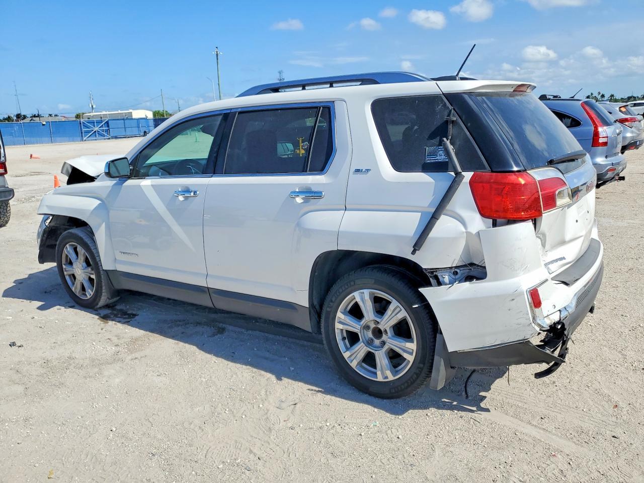2016 GMC Terrain Slt - Image 2