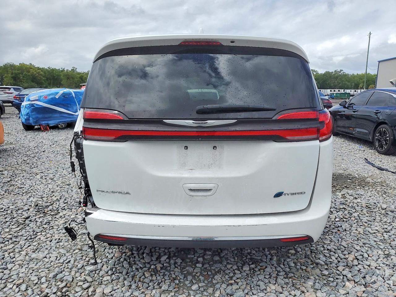 2022 Chrysler Pacifica Hybrid Touring L - Фото 6