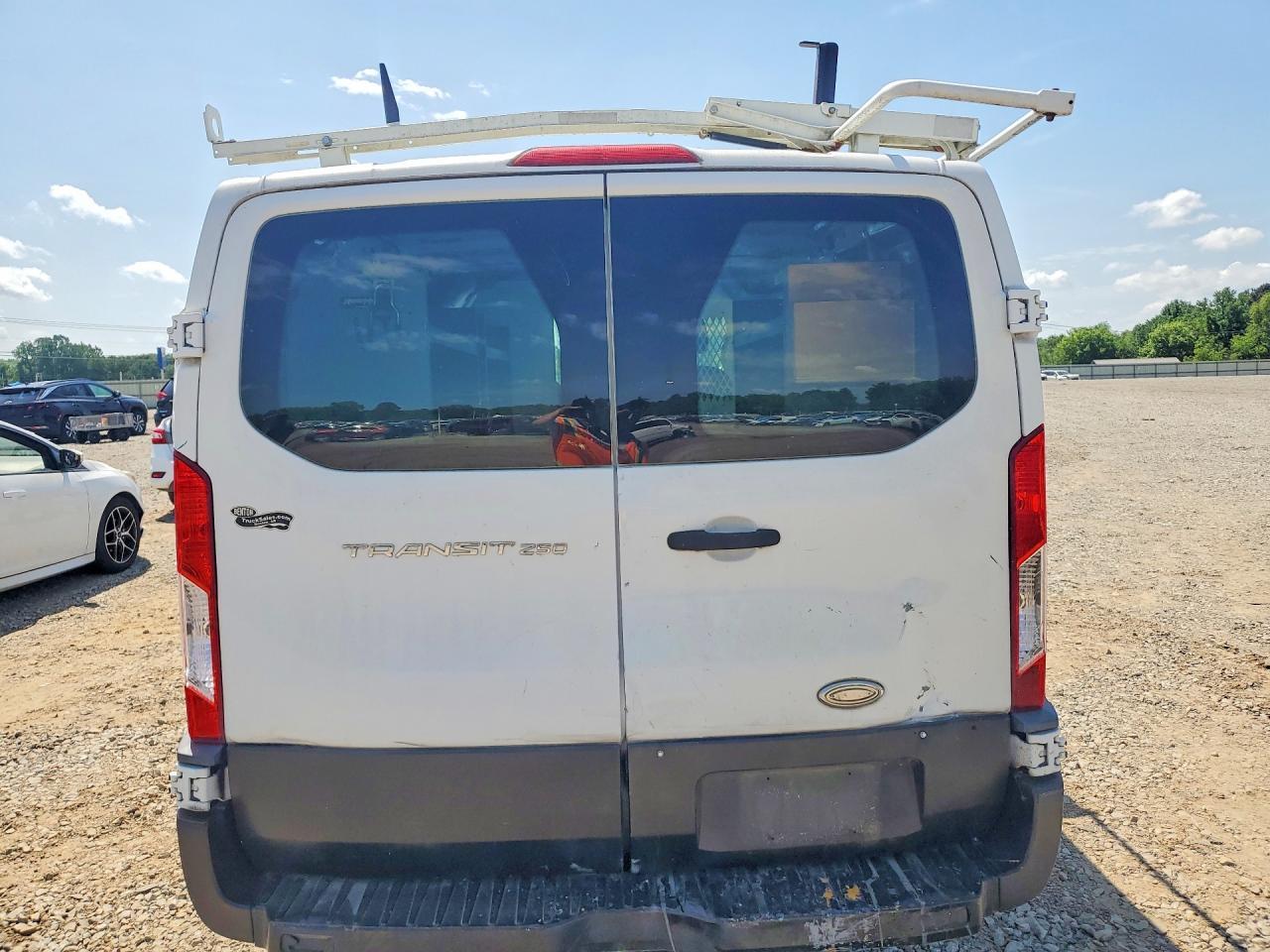2015 Ford Transit T-250 - Image 6