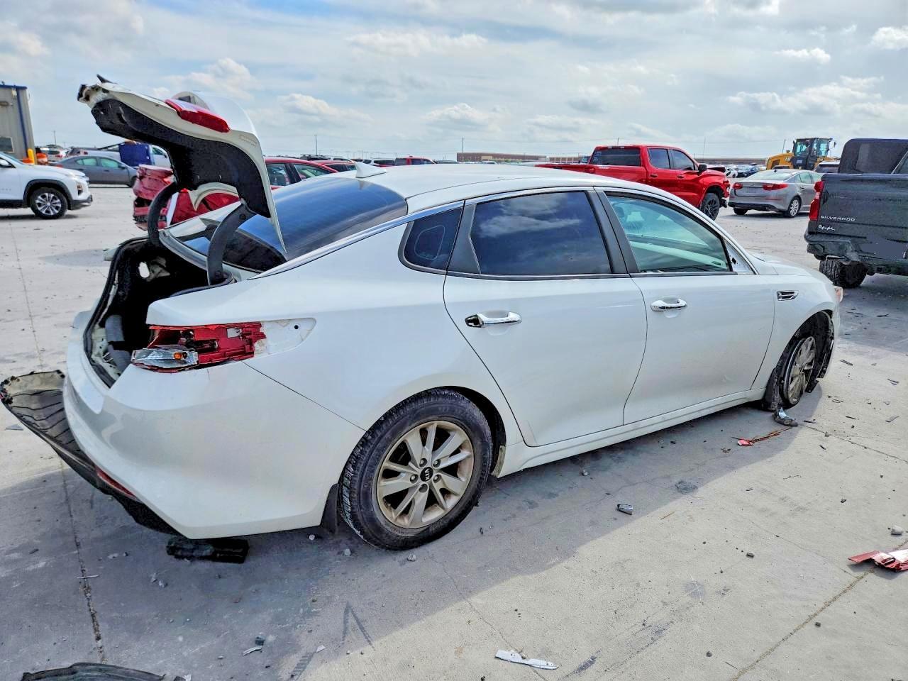2016 Kia Optima - Image 3
