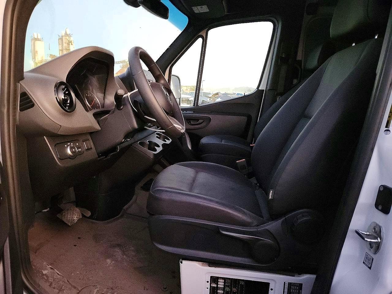 2025 Mercedes Benz Sprinter 2500 Delivery Van - Image 7