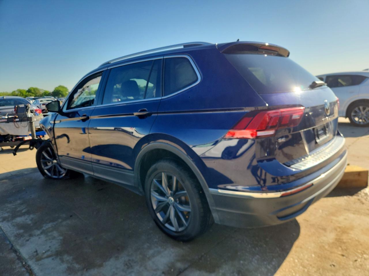 2022 Volkswagen Tiguan Se - Фото 2