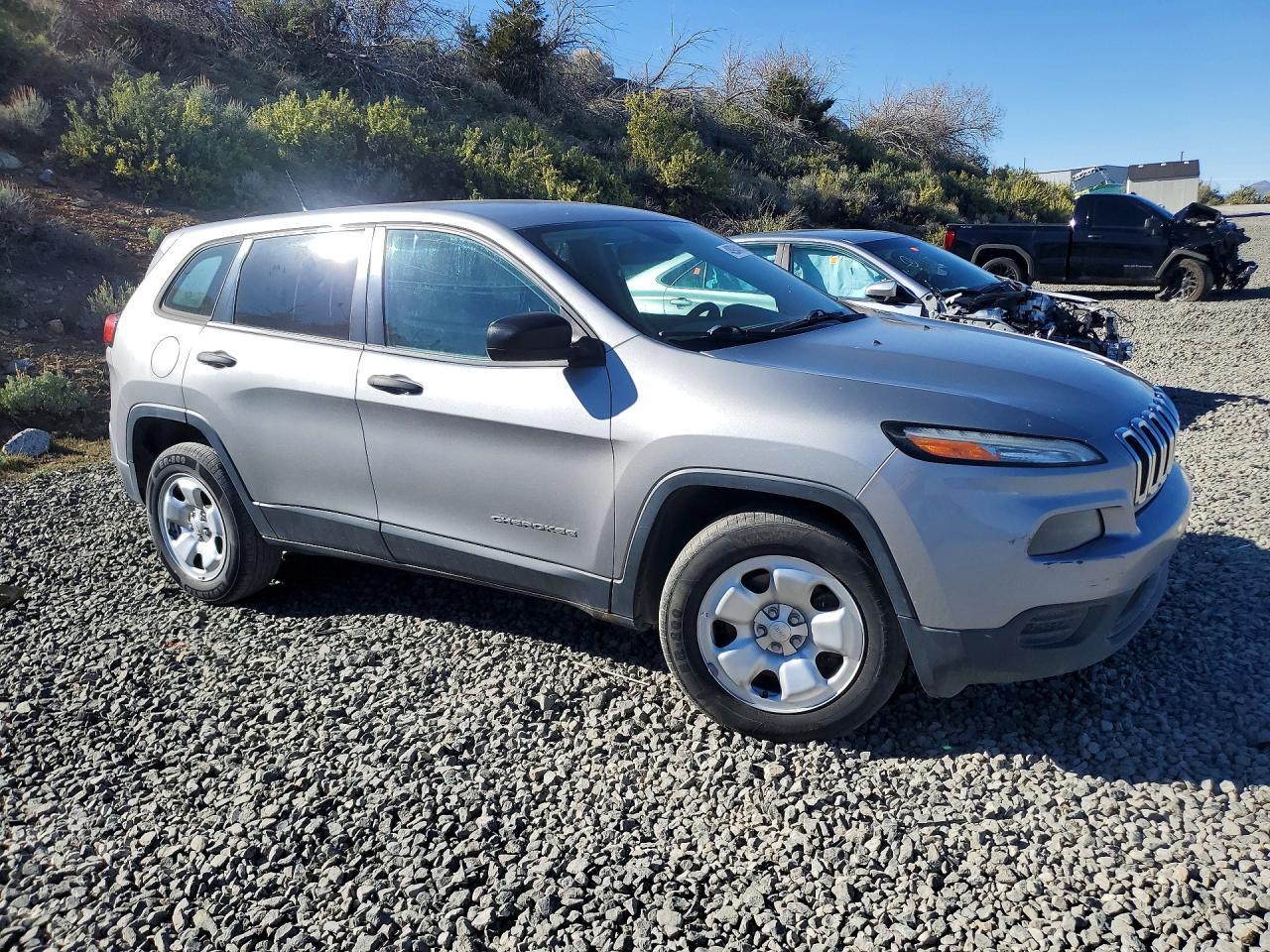 2016 Jeep Cherokee Sport - Image 4