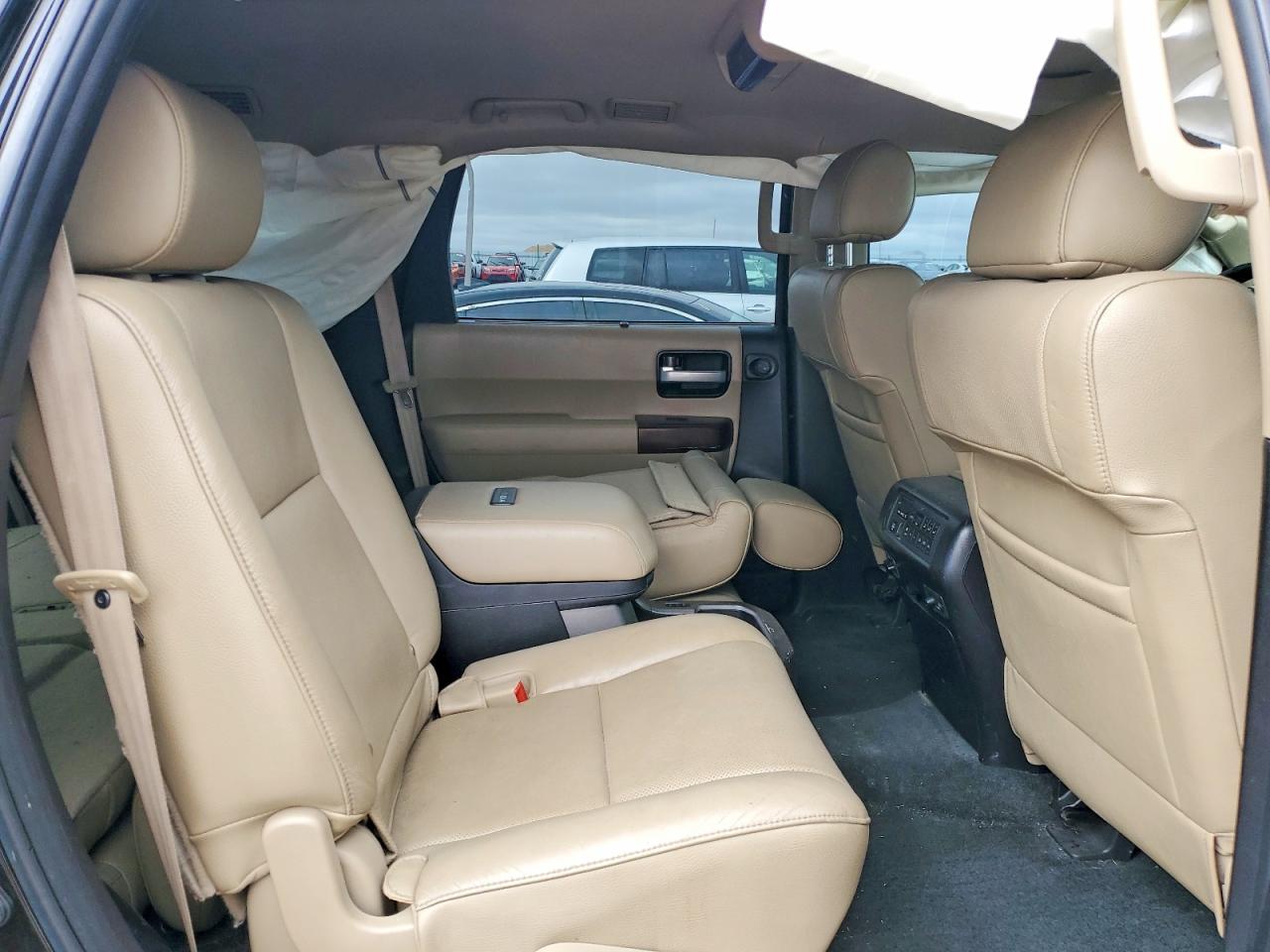 2016 Toyota Sequoia Platinum - Фото 6