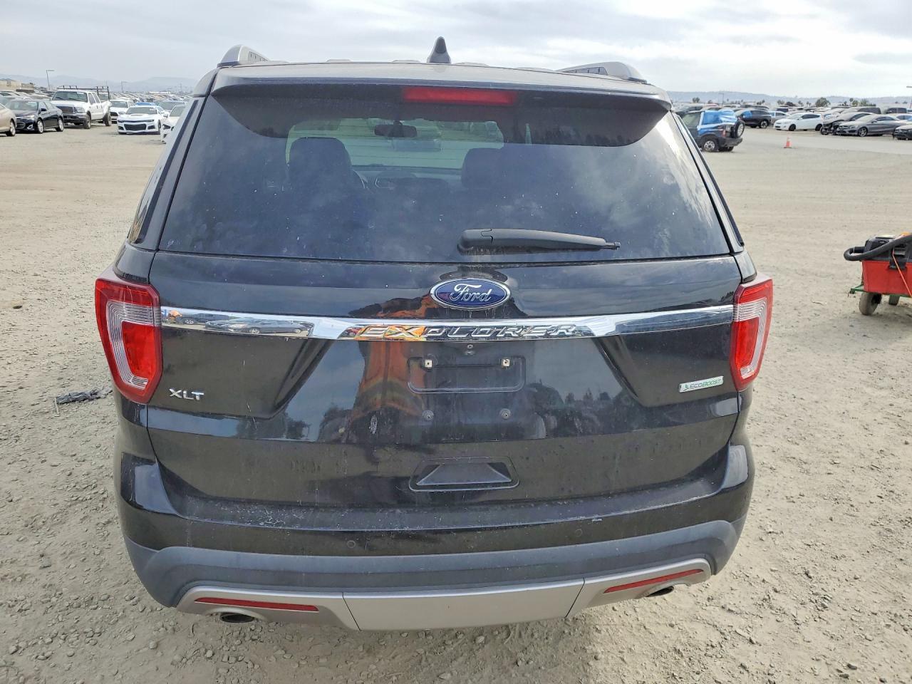 2017 Ford Explorer Xlt - Image 6