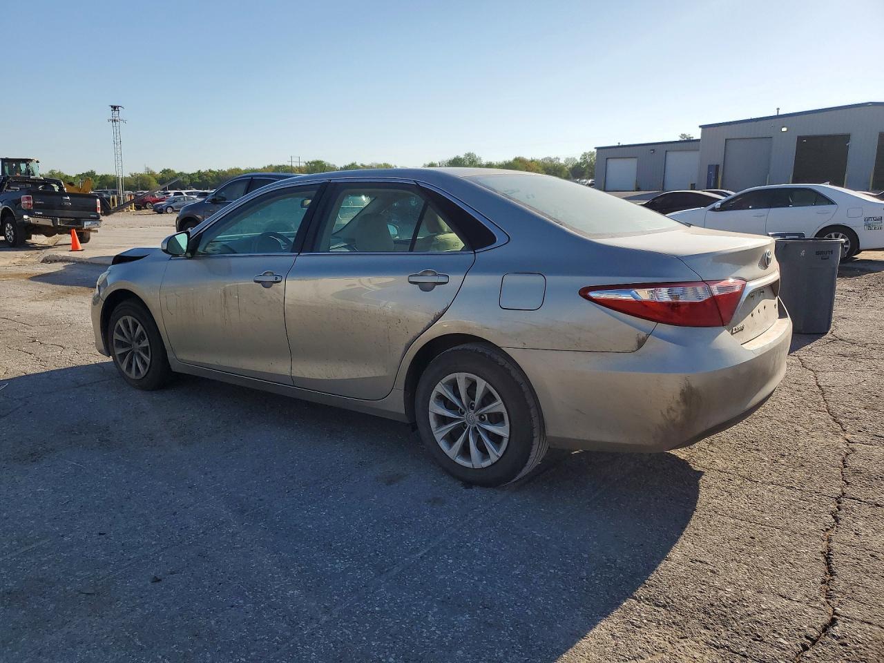 2016 Toyota Camry Le - Image 2