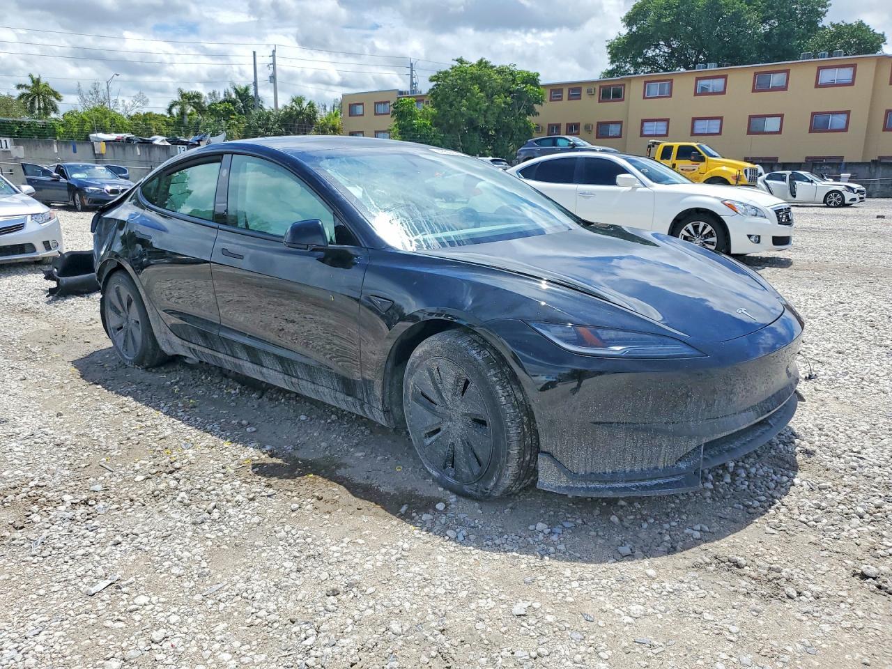 2025 Tesla Model 3 - Image 4