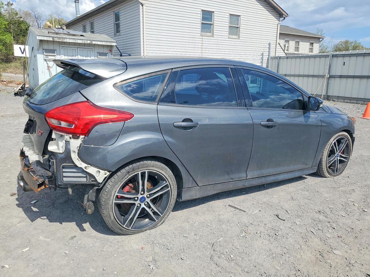 2016 Ford Focus St - Фото 3