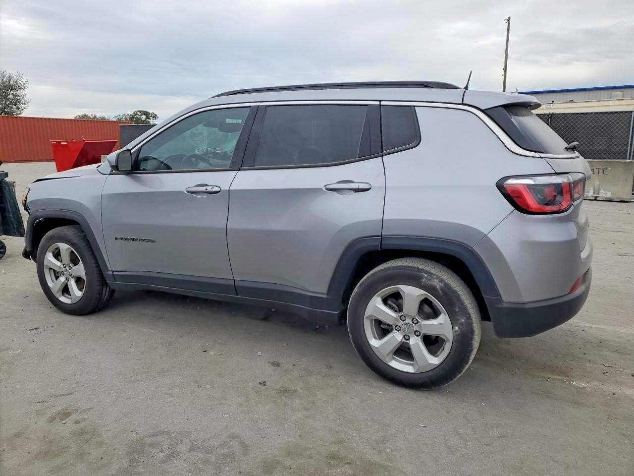 2018 Jeep Compass Latitude - Фото 2