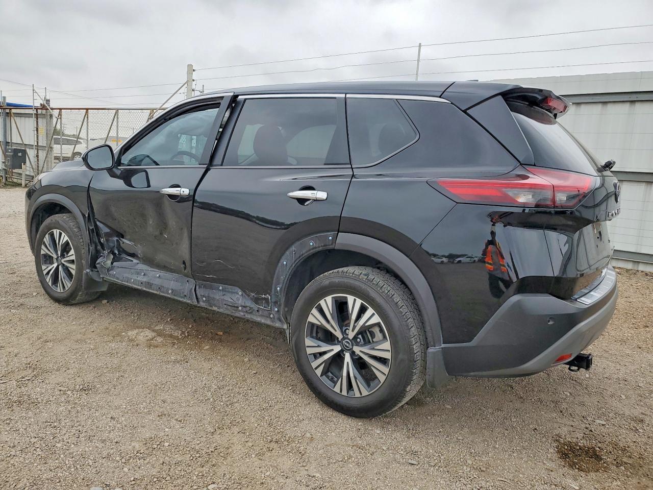2022 Nissan Rogue Sv - Image 2